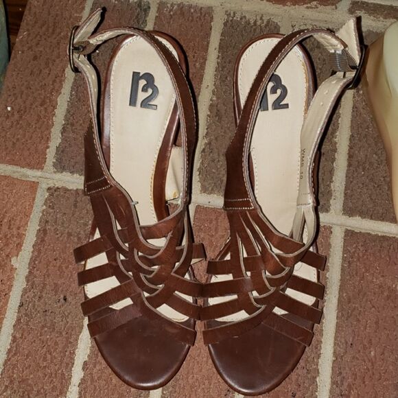 R2 BERNADETTE HEELS  - Picture 7 of 8